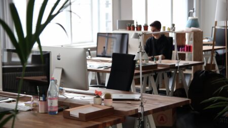 Hoe verbeter je de productiviteit van je logistieke team?
