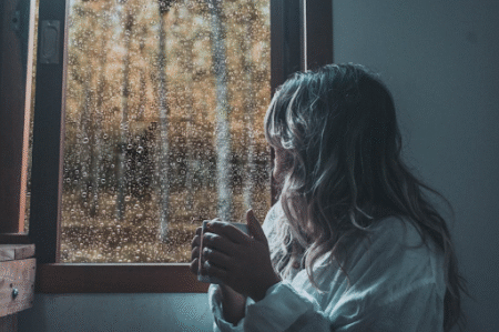 Rainy Day Revival: Ggezellige binnenactiviteiten om weer van je woonkamer te houden